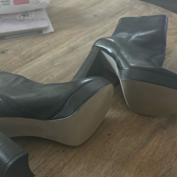 Steve Madden booties - Picture 2 of 4